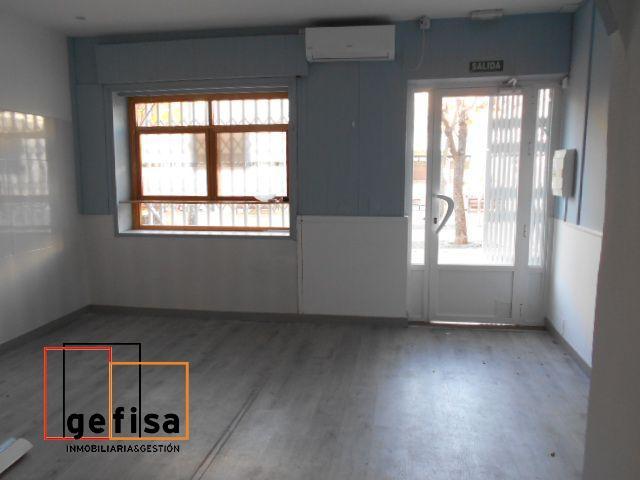 Local comercial en alquiler en Valdepeñas, Centro photo 0