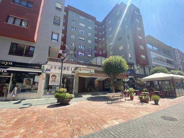 Local comercial en alquiler en Langreo, Sama photo 0