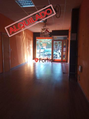 Local comercial en alquiler en Martos, Juzgados photo 0