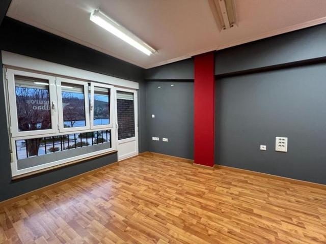 Local comercial en alquiler en Navia, Navia photo 0