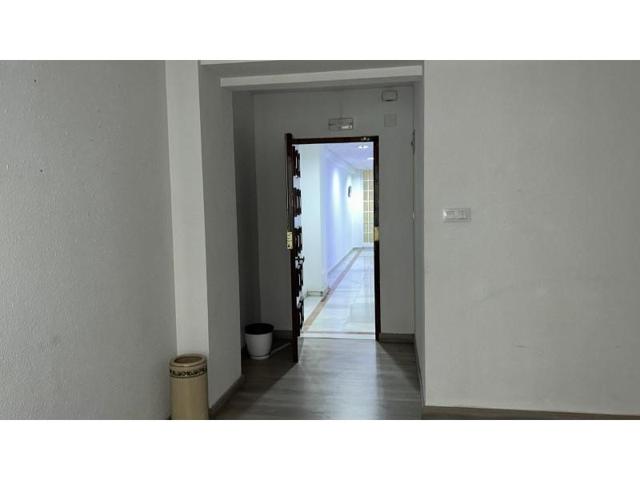 Oficina en alquiler en Jaén photo 0