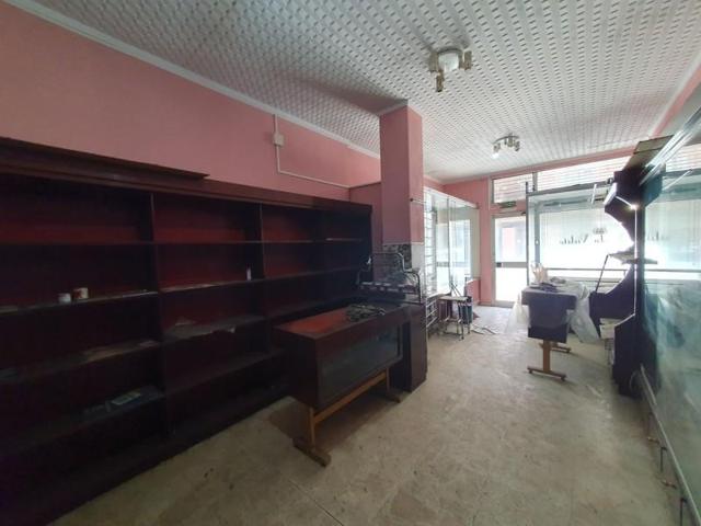 Local comercial en alquiler en Grado, Grado photo 0