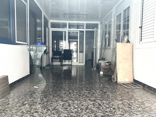 Local comercial en alquiler en Sant Boi de Llobregat, Vinyets - Plaza Catalunya photo 0