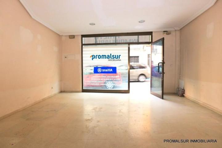 Local comercial en alquiler en Puente Genil, Barrio Alto photo 0