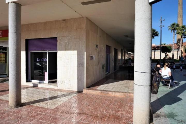 Local comercial en alquiler en Petrer, Las Chimeneas photo 0