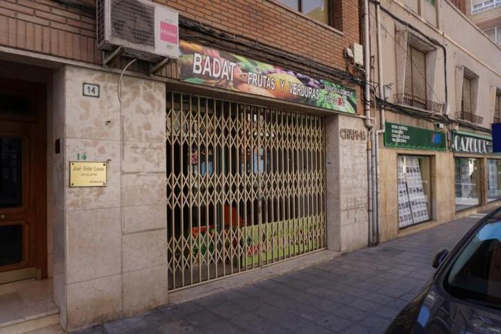 Local comercial en alquiler en Elda, Avenida de chapí photo 0