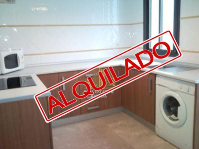 Piso en alquiler en Alcalá de Guadaira, Zona Santa Lucia photo 0