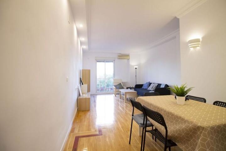 Piso en alquiler en Madrid, Usera - Moscardo photo 0