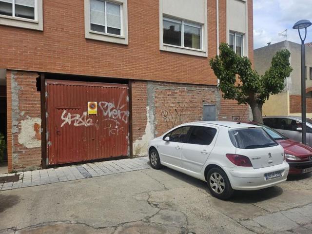 Local comercial en alquiler en Cistérniga, Cisterniga photo 0