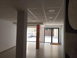 Local comercial en alquiler en Utrera, Plaza Los Angeles photo 0