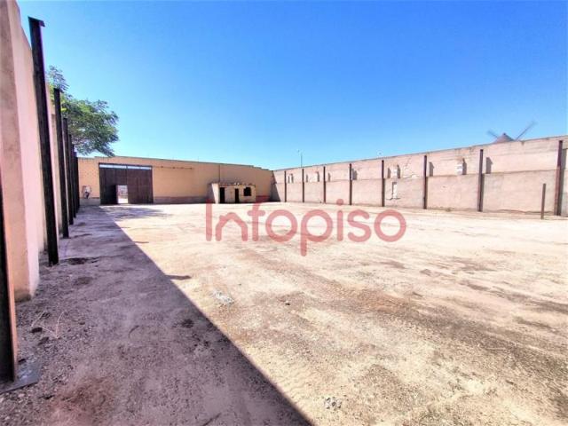 Terreno en alquiler en Valdepeñas, Poligono Industrial Viejo photo 0