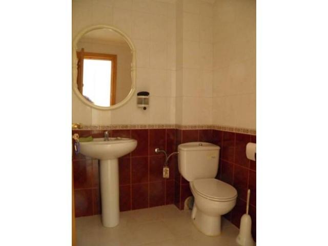 Local comercial en alquiler en Loja, Parque de los Angeles photo 0