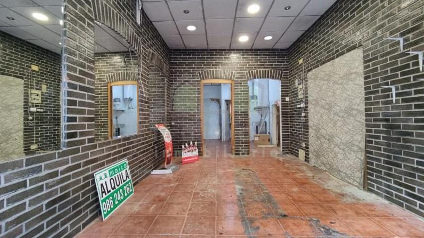 Local comercial en alquiler en Vigo, Camelias photo 0