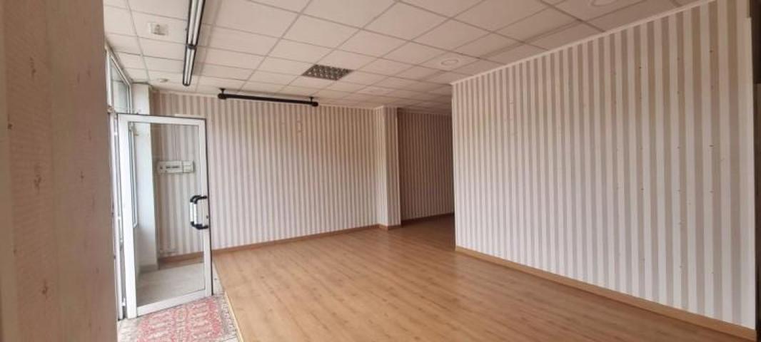 Local comercial en alquiler en Oviedo, Vallobin photo 0
