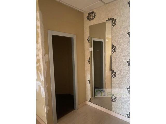 Local comercial en alquiler en Sarria photo 0