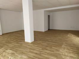 Local comercial en alquiler en Puerto Real, Miramar photo 0