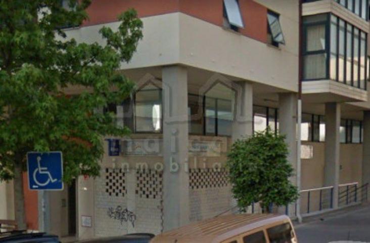 Local comercial en alquiler en Vigo, Navia photo 0