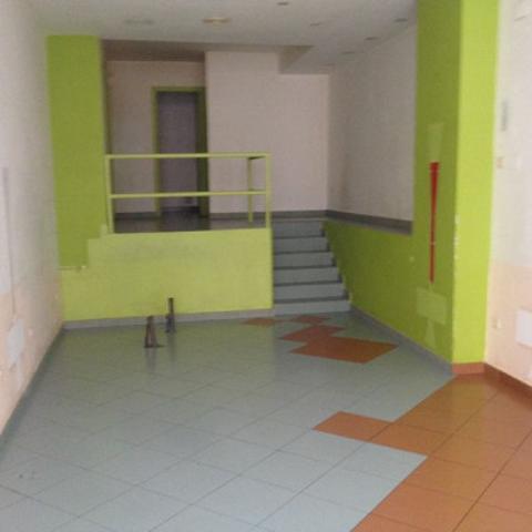 Local comercial en alquiler en Oviedo, El Milan photo 0