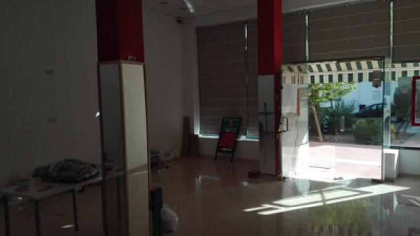 Local comercial en alquiler en Archidona, Archidona photo 0