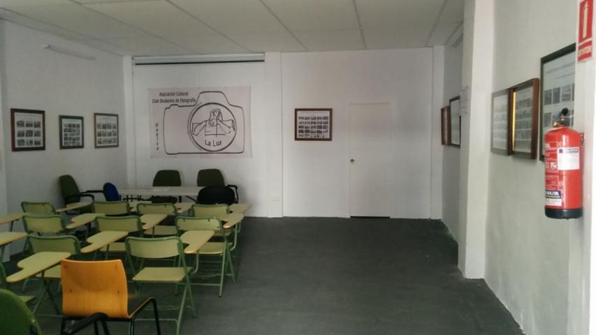 Local comercial en alquiler en Huelva, Fuentepina photo 0