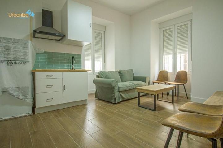 Apartamento en alquiler en Badajoz, Casco Antiguo photo 0