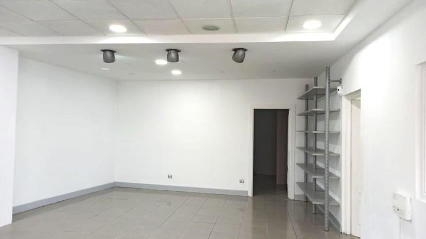 Local comercial en alquiler en Santoña, Santona photo 0