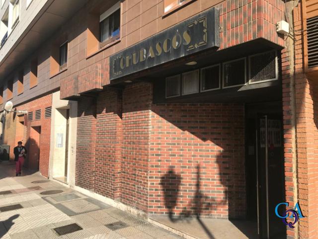 Local comercial en alquiler en Oviedo, El Cristo photo 0