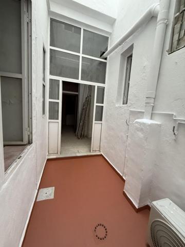 Local comercial en alquiler en Sevilla, Centro - Arenal photo 0