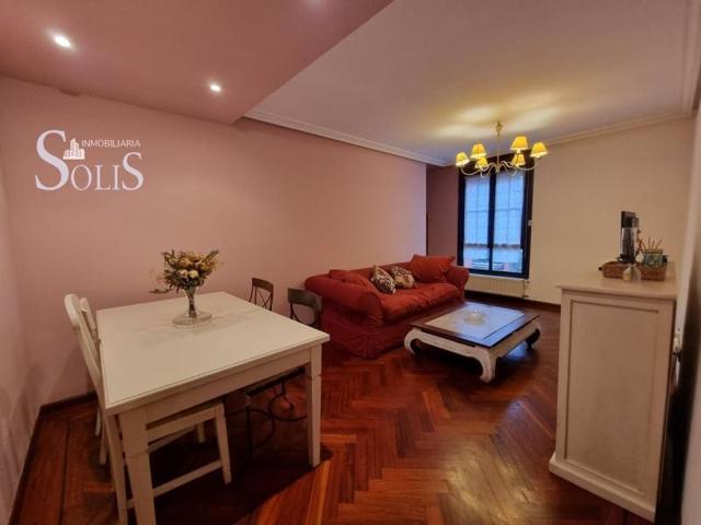 Apartamento en alquiler en Oviedo, El Auditorio photo 0