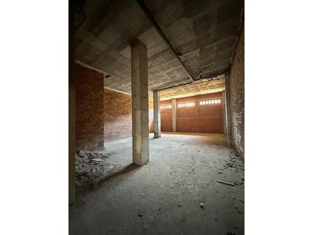 Local comercial en alquiler en Jaén photo 0