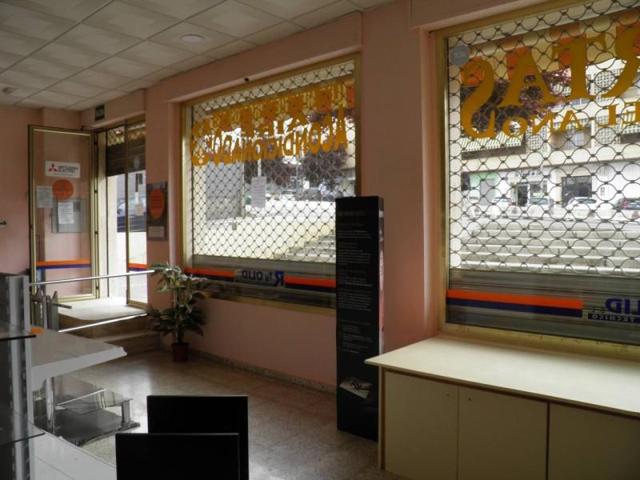 Local comercial en alquiler en Loja, Avda. Rafael Perez del Alamo photo 0