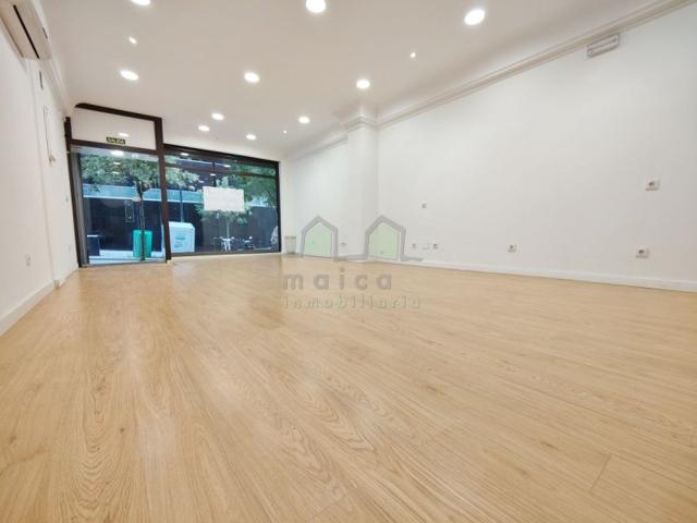 Local comercial en alquiler en Vigo, Plaza De La Independencia photo 0