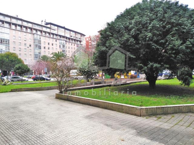 Local comercial en alquiler en Vigo, Gregorio Espino photo 0