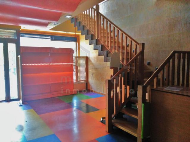 Local comercial en alquiler en Vigo, Coia photo 0