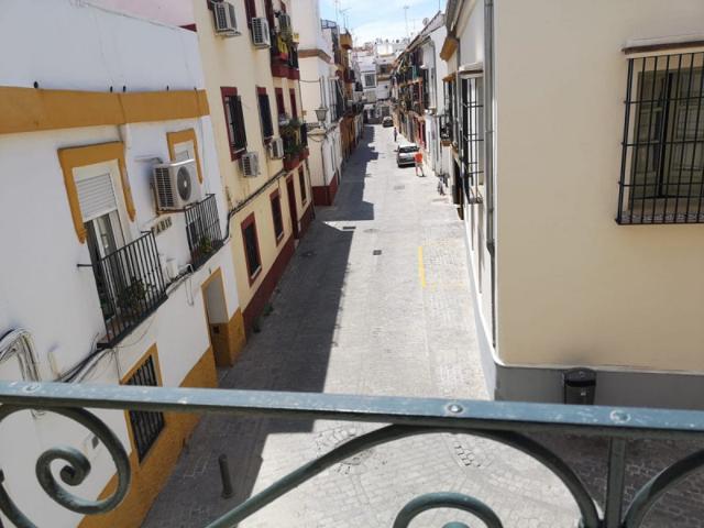 Apartamento en alquiler en Sevilla, Triana photo 0