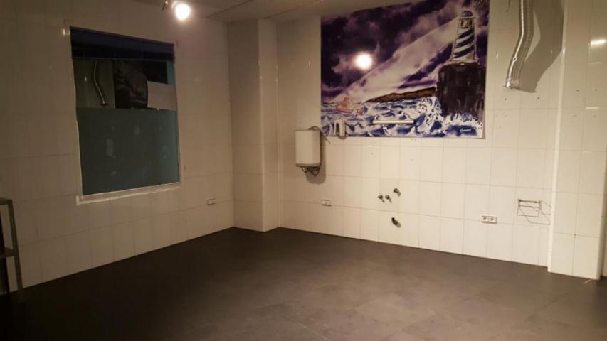 Local comercial en alquiler en Jaén, La Luna photo 0