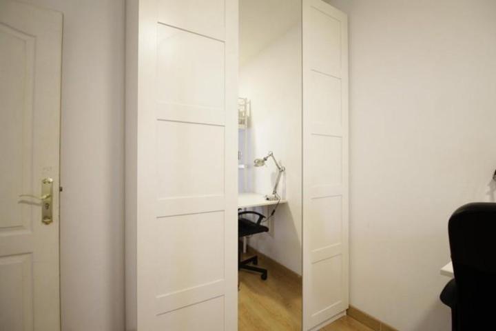 Piso en alquiler en Madrid, Centro - Cortes photo 0