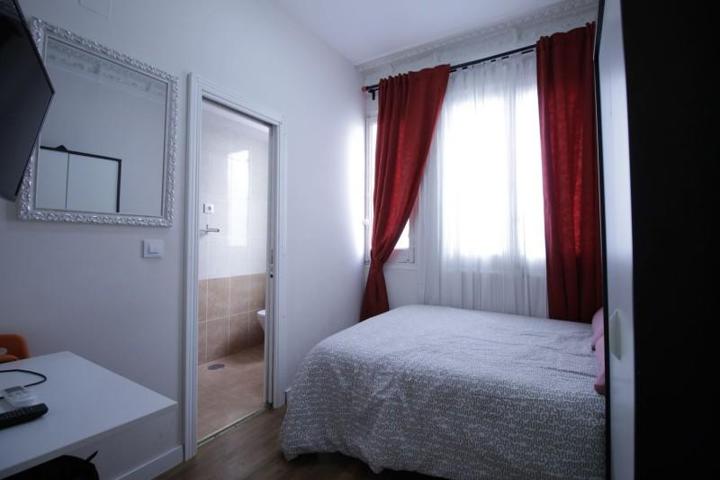 Piso en alquiler en Madrid, Centro - Cortes photo 0