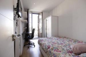 Piso en alquiler en Madrid, Centro - Sol photo 0