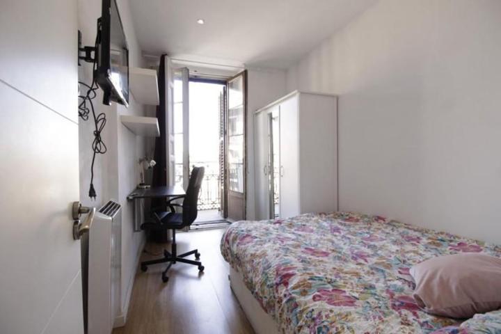 Piso en alquiler en Madrid, Centro - Sol photo 0