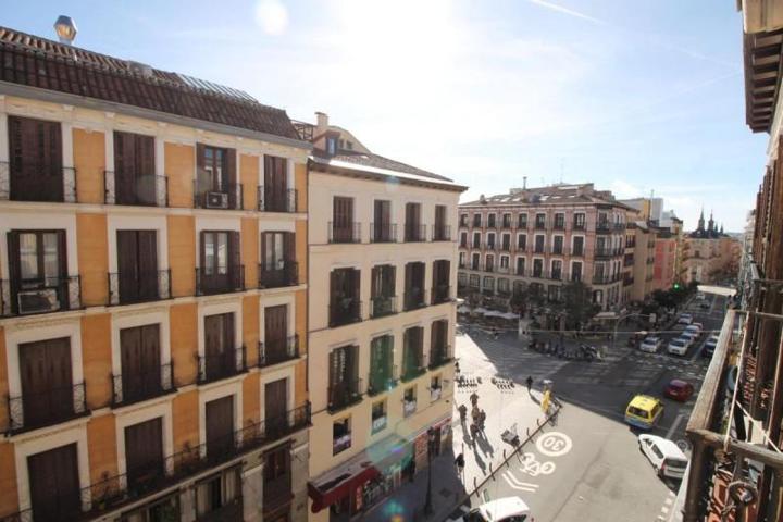 Piso en alquiler en Madrid, Centro - Sol photo 0
