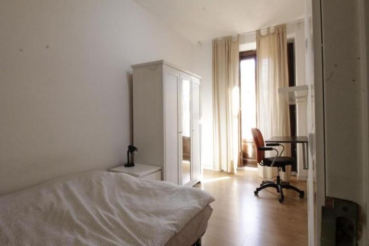 Piso en alquiler en Madrid, Centro - Sol photo 0