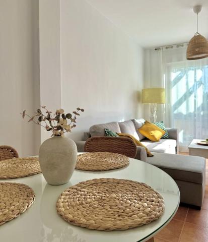 Apartamento en alquiler en Roquetas de Mar, Urbanizacion photo 0