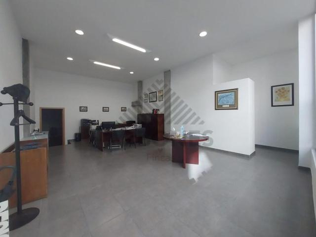 Local comercial en alquiler en Vigo, Salgueira - O Castaño photo 0