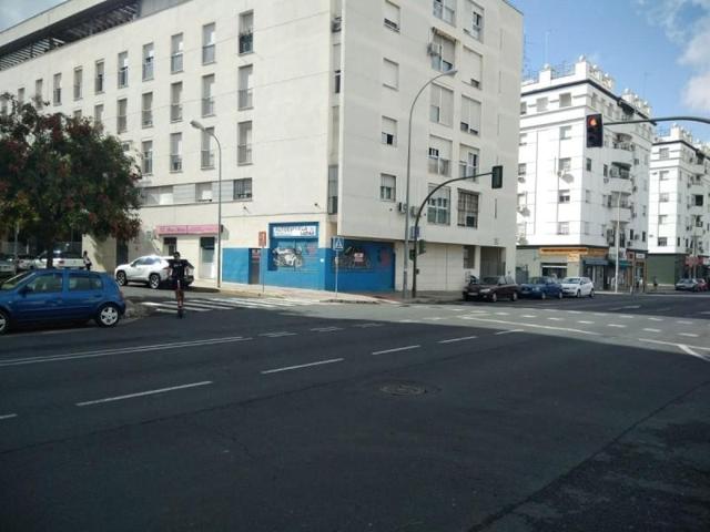 Local comercial en alquiler en Sevilla, Ctra. Carmona - Otras Zonas photo 0