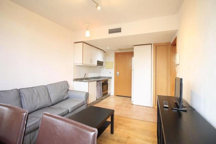Apartamento en alquiler en Madrid, Villaverde photo 0