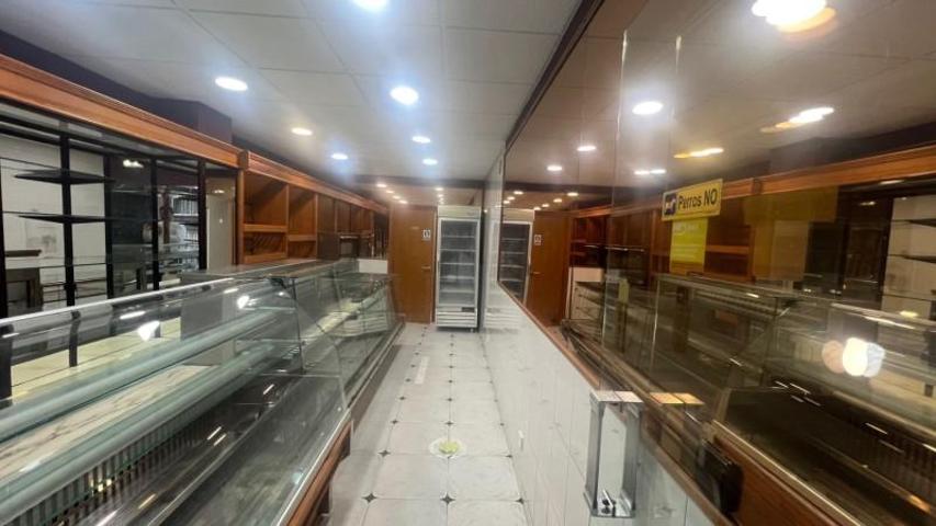 Local comercial en alquiler en Oviedo, El Cristo photo 0