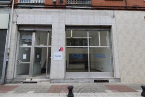 Local comercial en alquiler en Oviedo, Tenderina photo 0