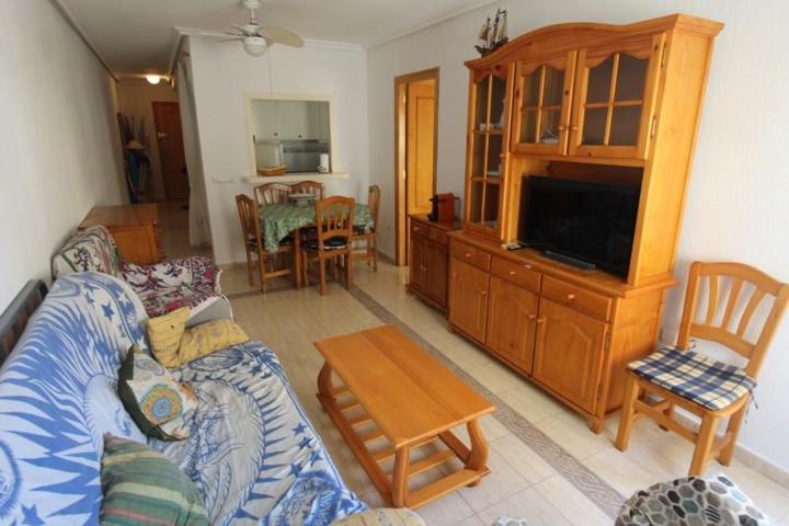 Apartamento en alquiler en Torrevieja, La Mata photo 0