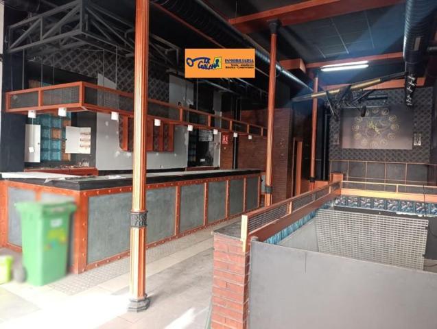Local comercial en alquiler en Valdepeñas, Seis de Junio photo 0